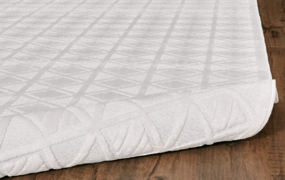 Weave & Wander Soho Lyra Minimal Chenille Rug, White, 5'3"x7'6"