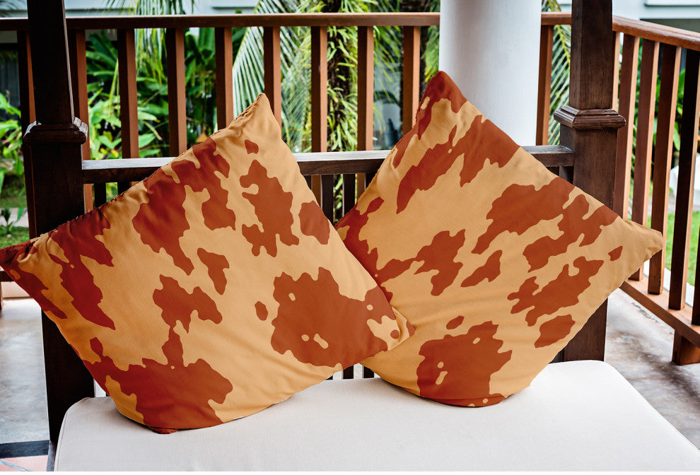 18" x 18" Moo Print Indoor/Outdoor Polyester Throw Pillow, Sienna