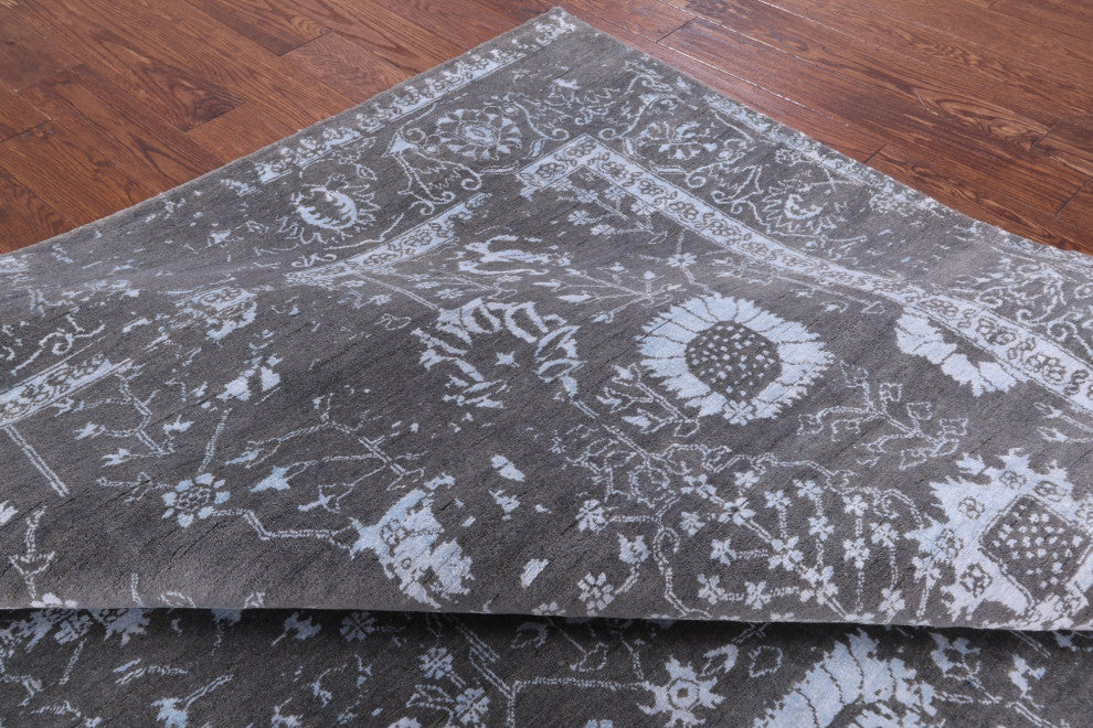 8' 1" X 10' 0" Persian Wool and Silk Hand-Knotted Rug Q6200