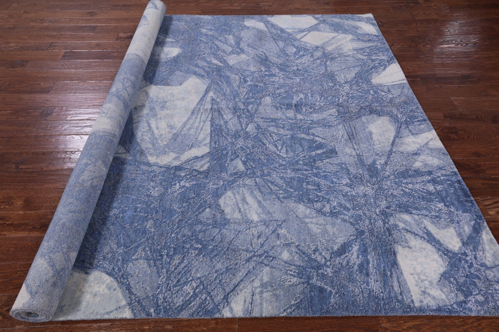 7' 11" X 10' 0" Wool and Silk Handmade Abstract Rug Q9047
