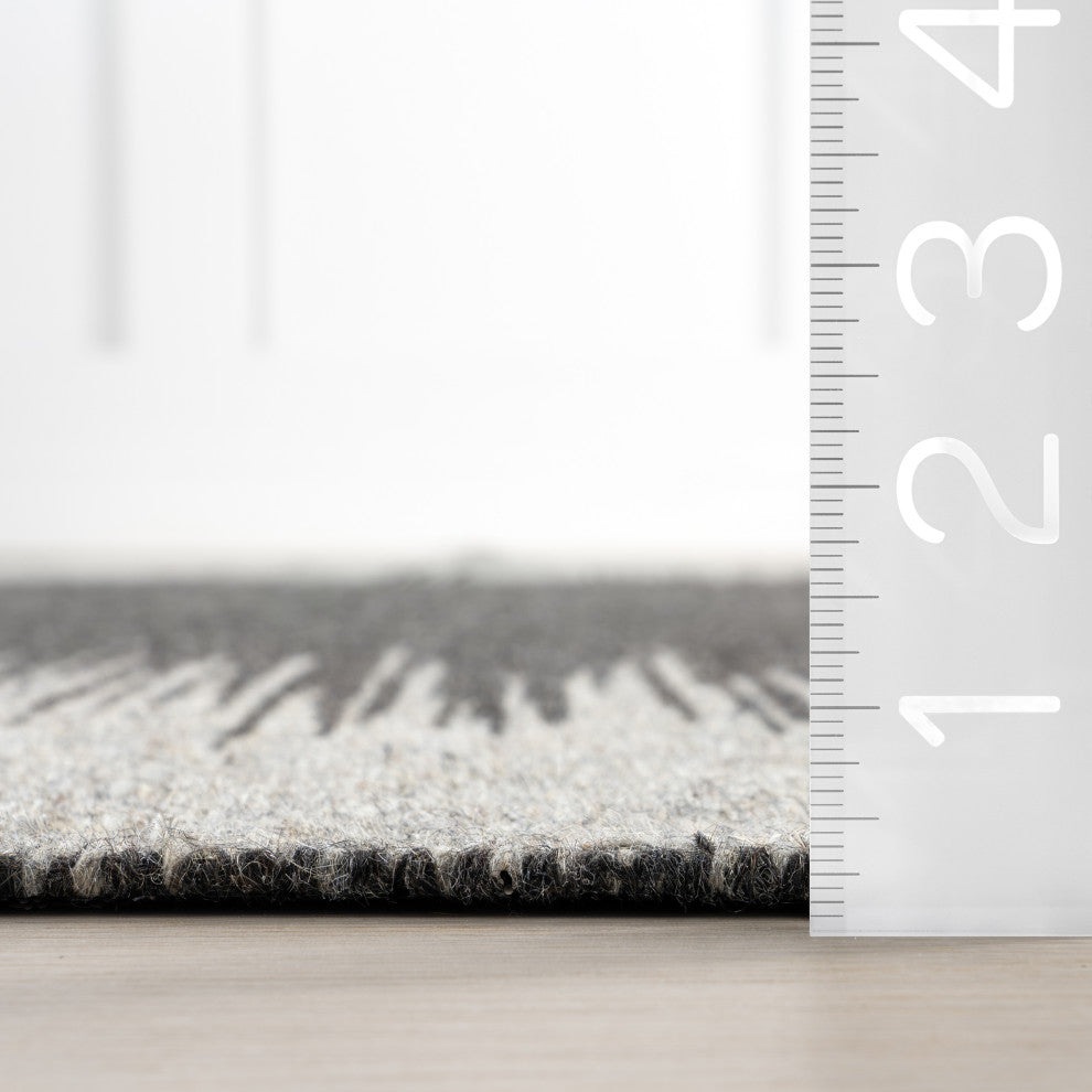 Wolf Reversible Wool Area Rug, Black 9' x 12'