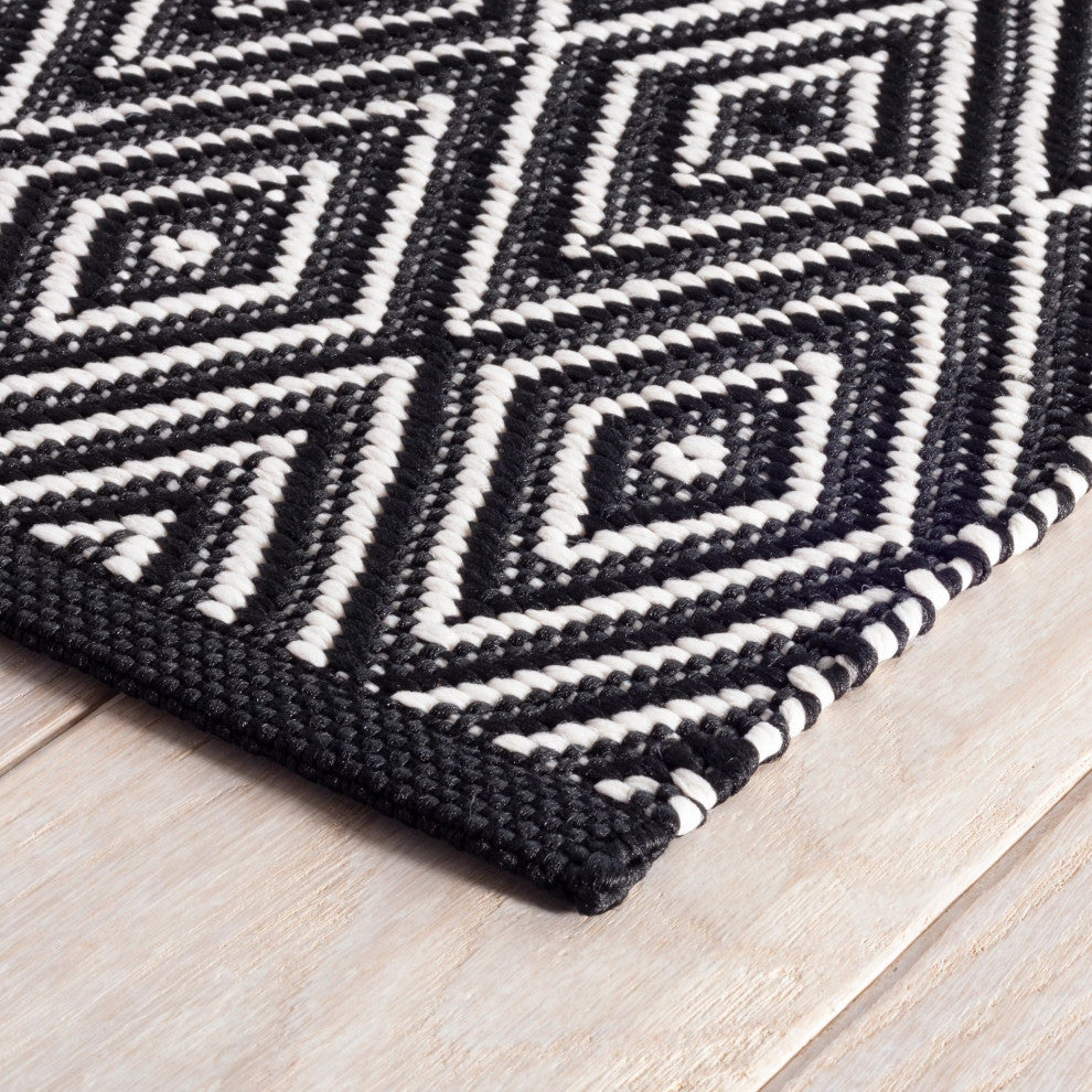 Dash & Albert Diamond Black/Ivory Handwoven Indoor/Outdoor Rug, Black, 5' x 8'