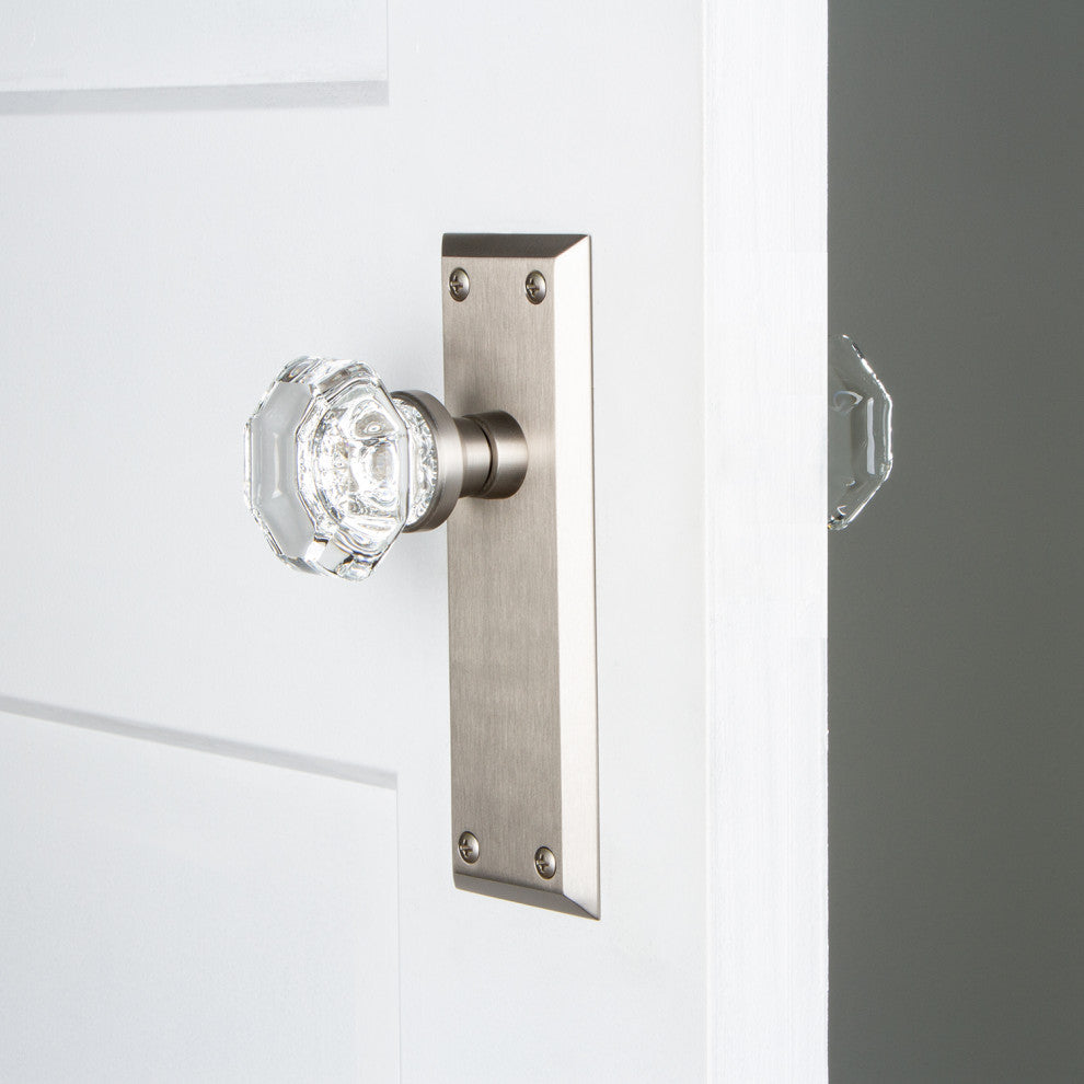 Double New York Plate With Waldorf Knob, Satin Nickel