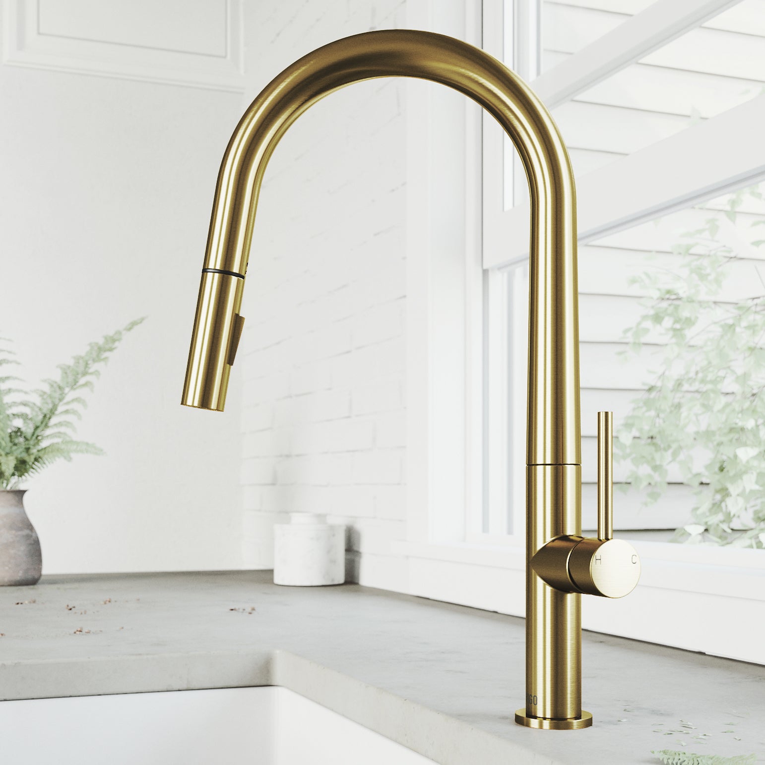 VIGO Greenwich 18" H Single Handle Pull-Down Sprayer Kitchen Faucet, Matte Brushed Gold, No Sensor, Without Extras