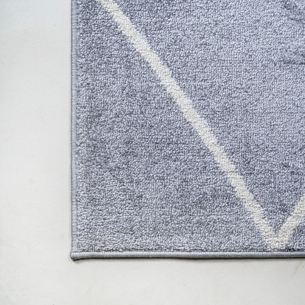Cole Minimalist Diamond Trellis Light Gray/White 4'x6' Area Rug