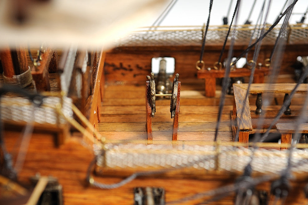 Hms Victory Midsize With Display Case Museum-quality Fully Assembled Model Ship