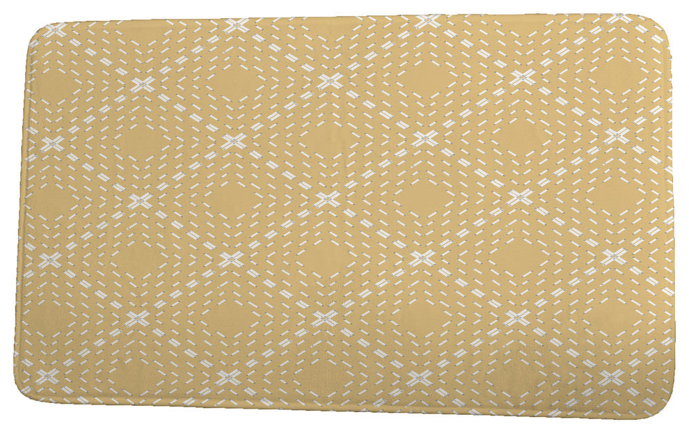 Upscale Getaway Dots and Dashes Geometric Print Bath Mat, Gold, 21"x34"
