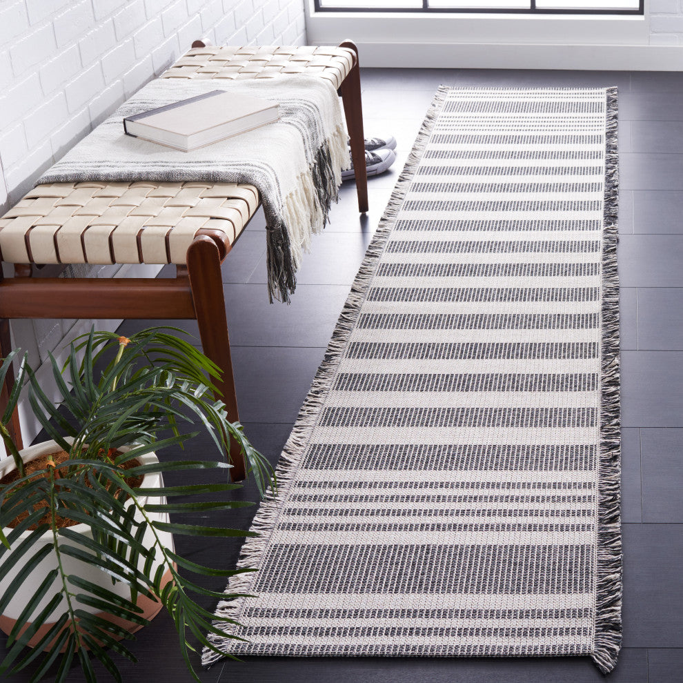 Safavieh Augustine Collection, AGT504 Rug