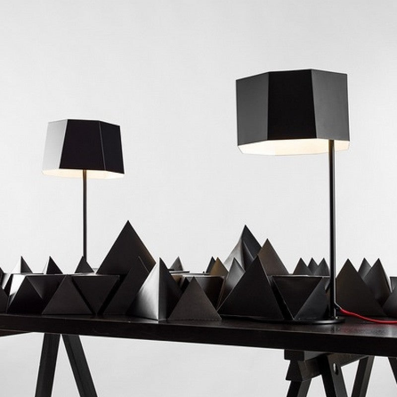 Zhe Table Lamp