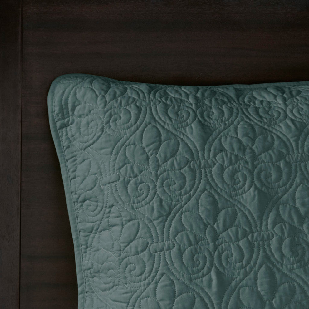 Madison Park Quebec 3 Piece Reversible Quilt Set