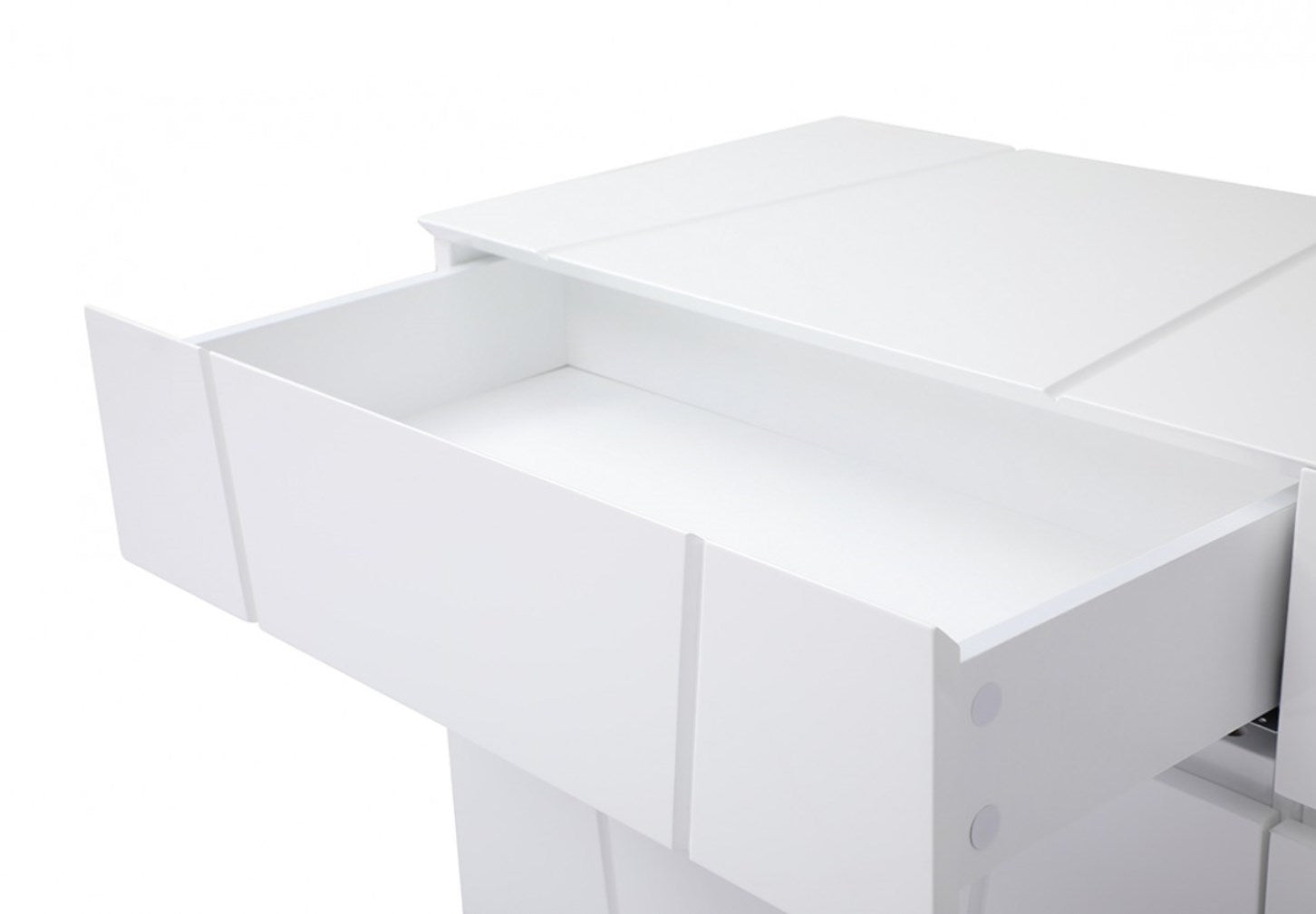 Modrest Chrysler White Dresser and Two Nightstands