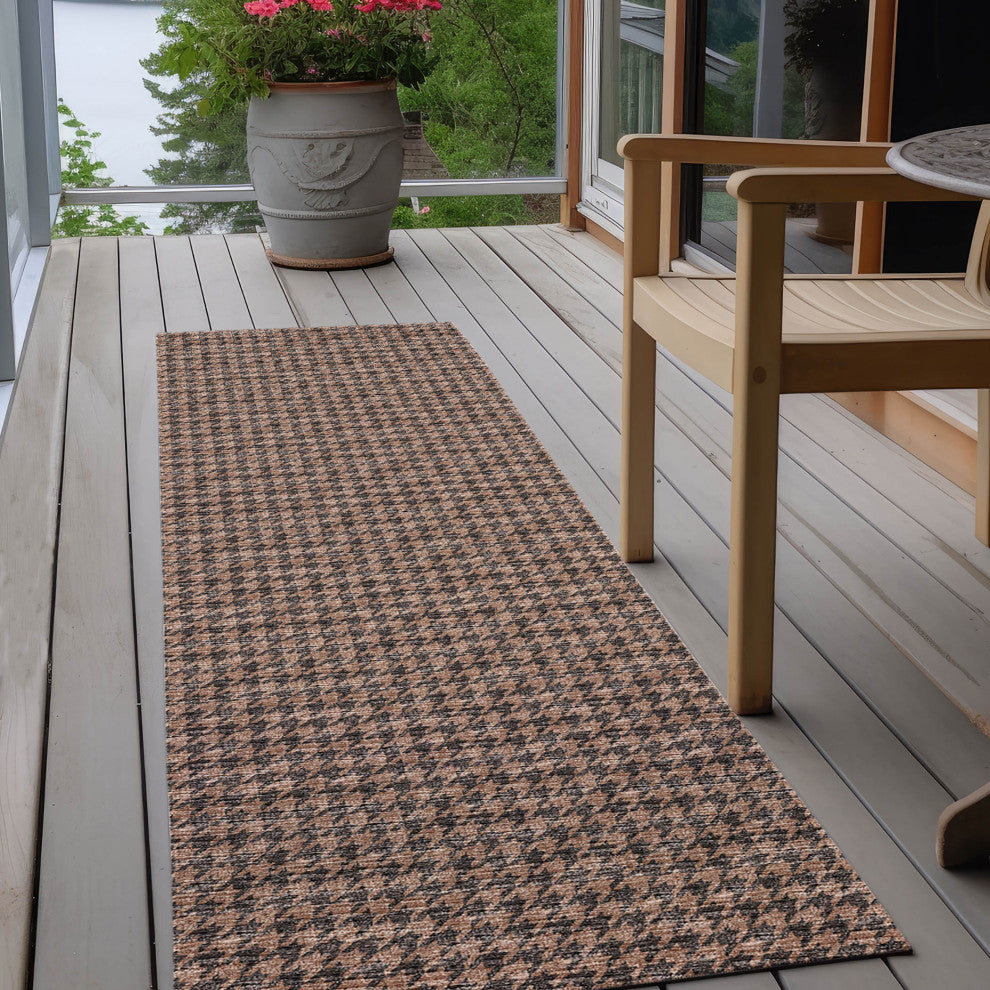Indoor/Outdoor Hinton HN1 Chocolate Machine Washable 2'3" x 12' Rug