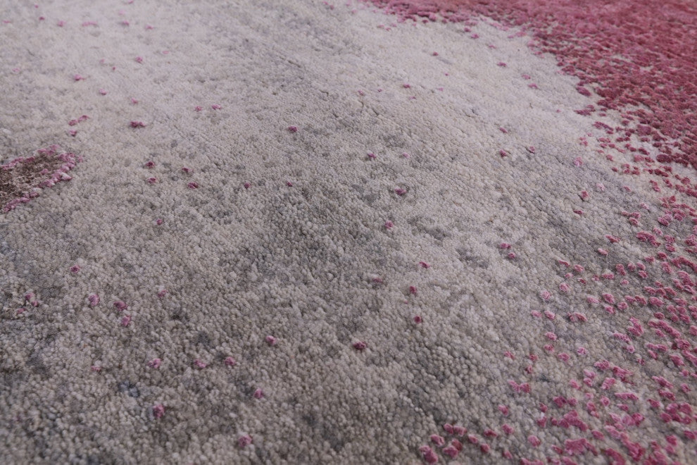 8' 1" X 10' 3" Abstract Hand-Knotted Wool and Silk Rug Q9052