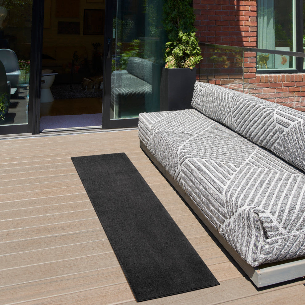 Nourison Essentials 2' x 6' Black Outdoor Area Rug