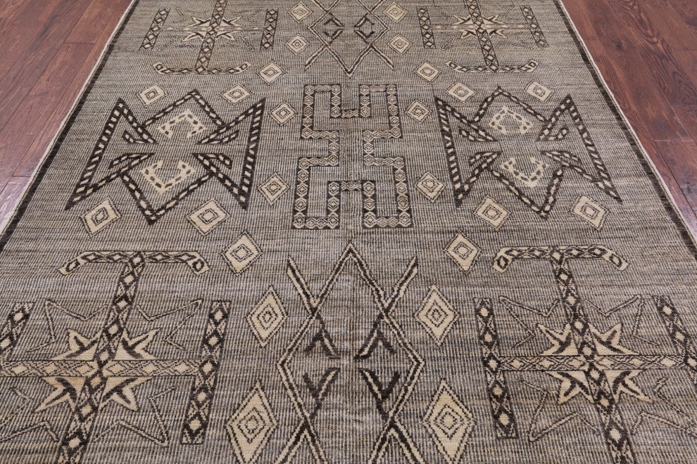 6' 6" X 9' 0" Navajo Hand Knotted Wool Area Rug Q4555