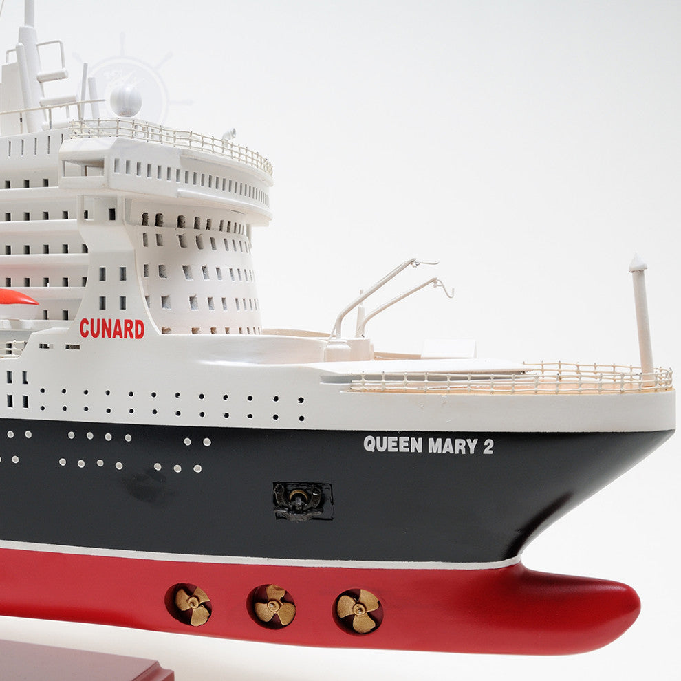 Queen Mary II L Cruise Ship Model