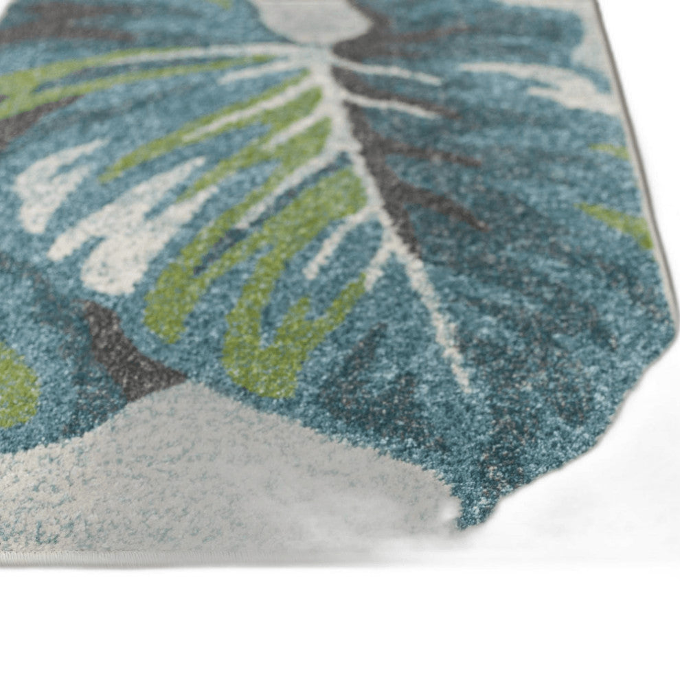7' X 10'  Polypropylene Teal Or  Green Area Rug