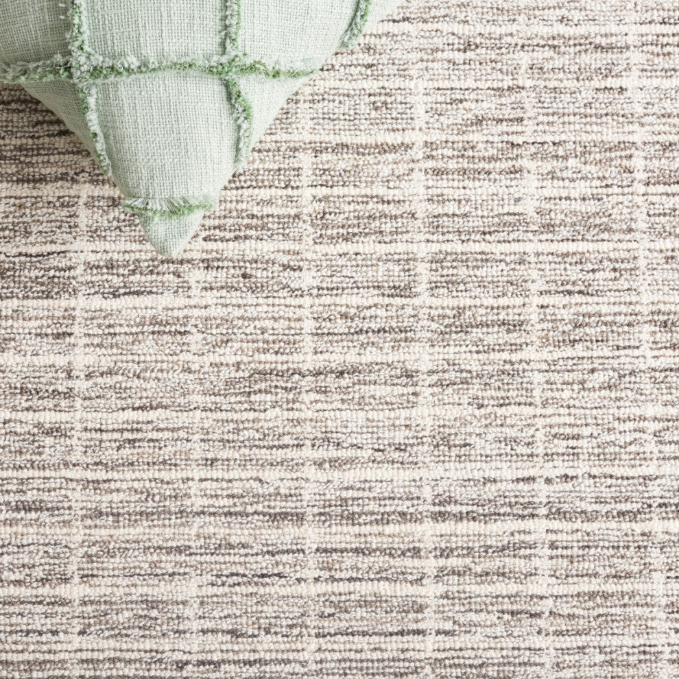 Safavieh Couture Ebony Collection EBN139 Rug, Natural/Grey, 6' Round