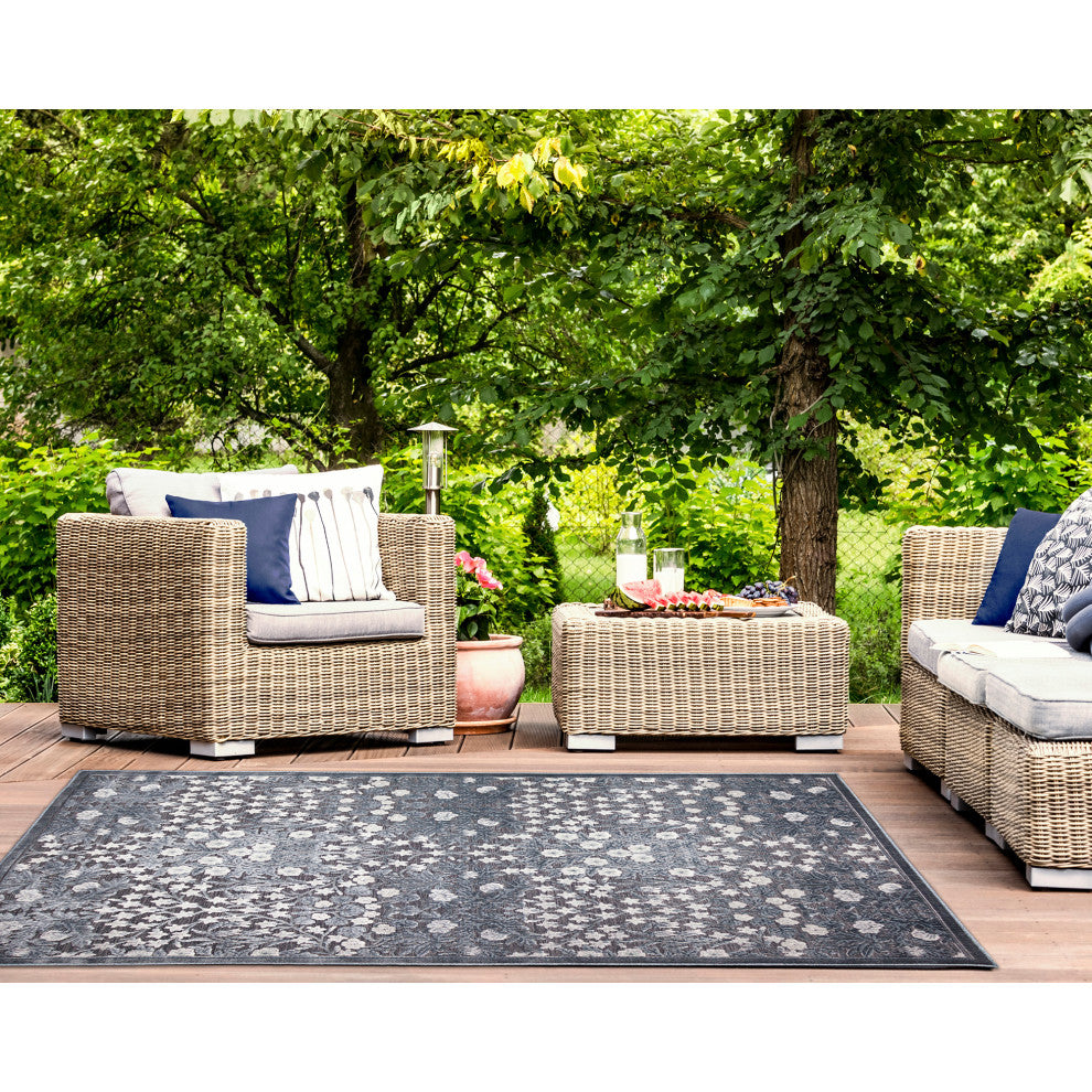 Canyon Flower Patch Indoor/Outdoor Rug Carbon 2'6"x3'11"