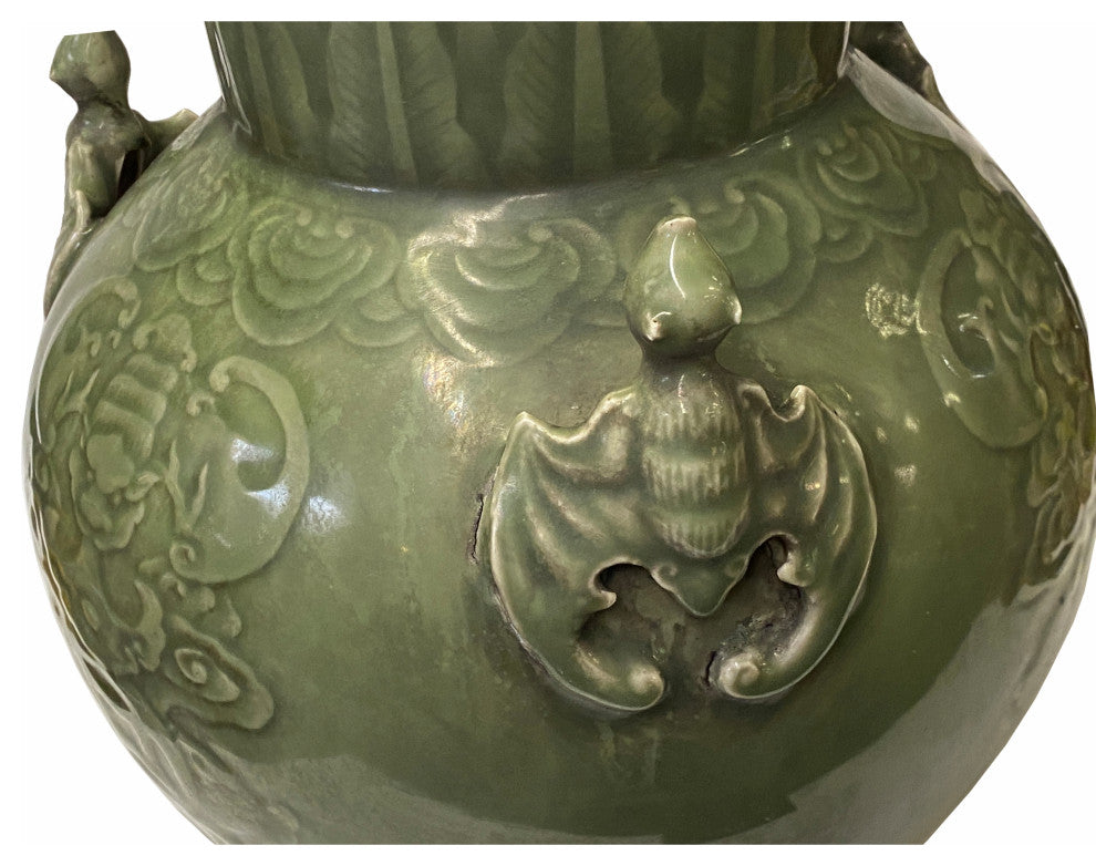 Chinese Ancient style Celadon Ceremonial Vase Jar with Bats Motif Hws1635