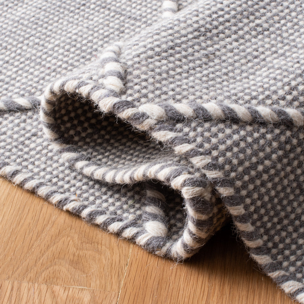 Safavieh Casablanca Collection CSB575F Rug, Grey/Ivory, 3' X 5'