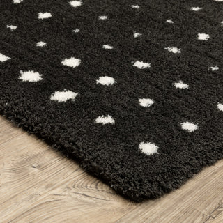 Greer Transitional Geo Dots Black/ Ivory Area Rug, 6'7" x 9'6"