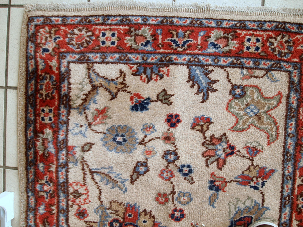Handmade vintage Pakistani Lahore rug 2.5' x 4.6' ( 77cm x 141cm ) 1950s