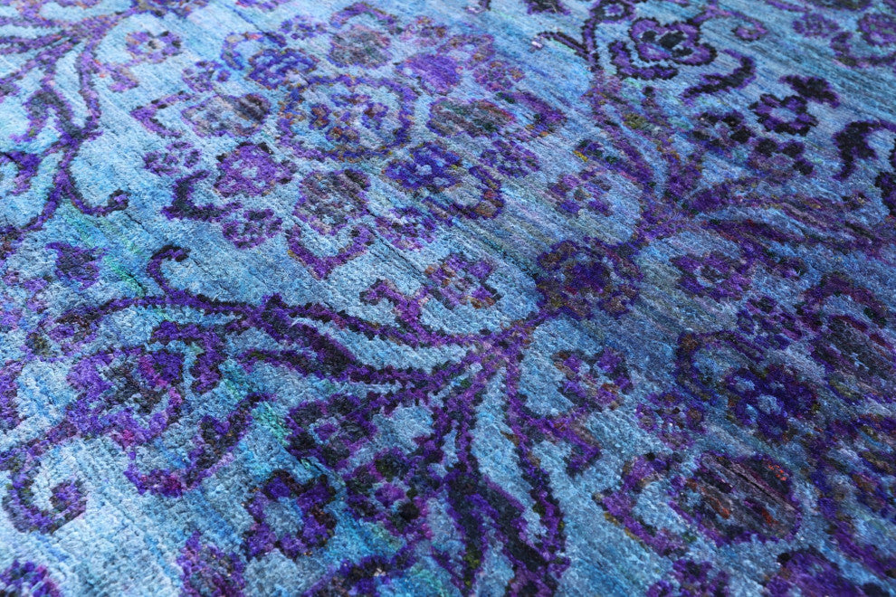 Persian Silk Handmade Rug 5' 4" X 7' 10" Q6814