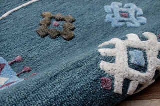 Hand Hooked Blue Bordered Geometric Round Rug, 5' Round