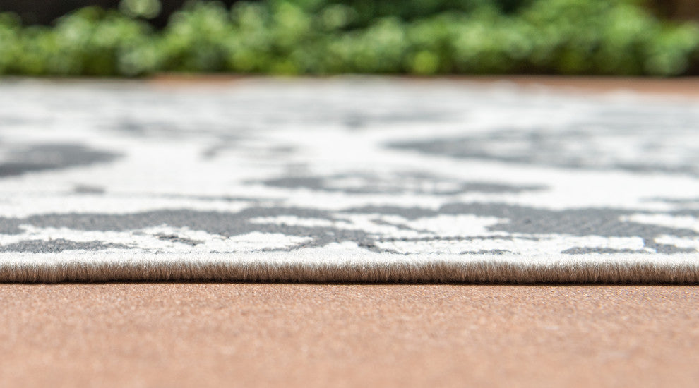 Unique Loom Yellow Medallion Outdoor 6' Square Rug