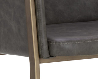 Bernadette Barstool, Kendall Grey