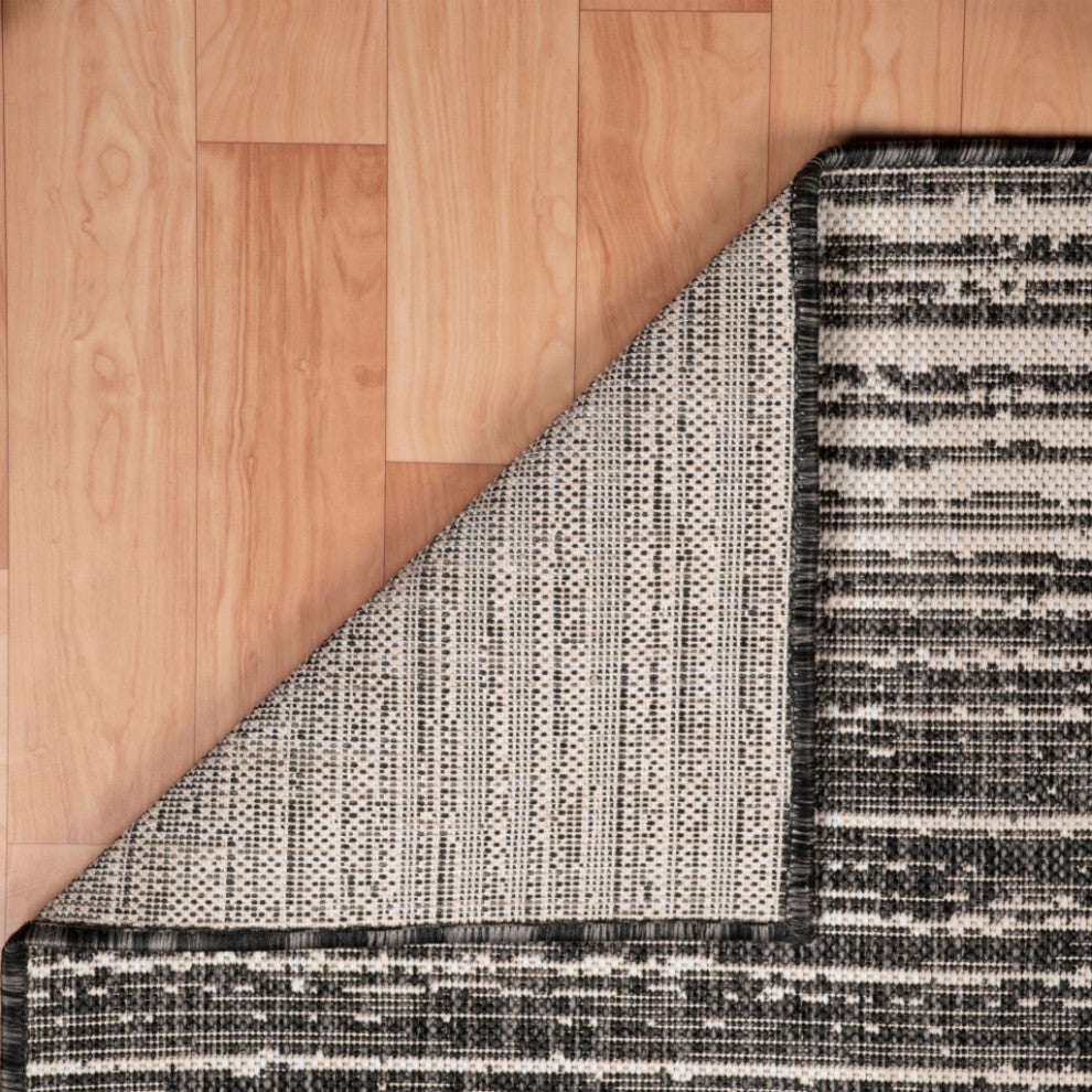8" x 10" Gray Gradient Indoor Outdoor Area Rug