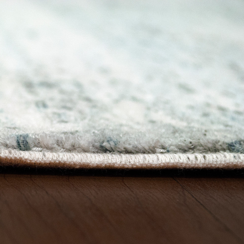 Eternal Ivory and Blue Area Rug, 4'x5.5'