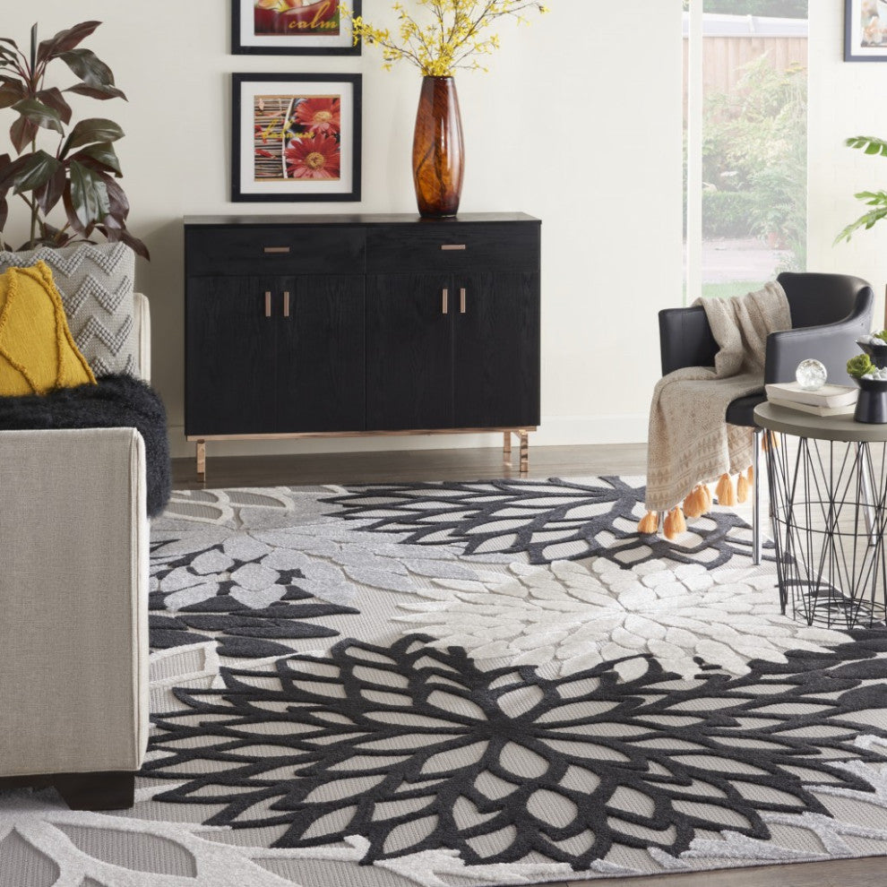 7 x 10 Black Gray White Indoor Outdoor Area Rug