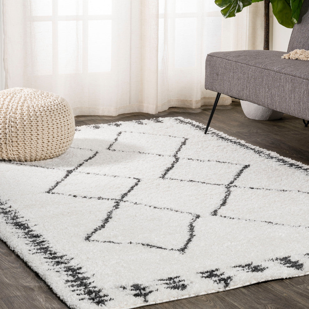 Calvia Moroccan Diamond Shag, White/Black, 4'x6'