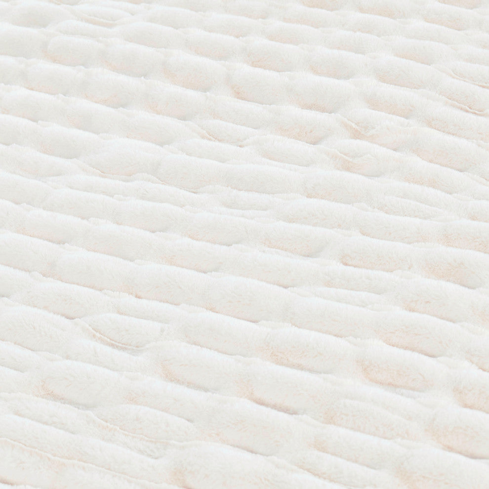 Stretchy Solid Color Faux Fur Throw