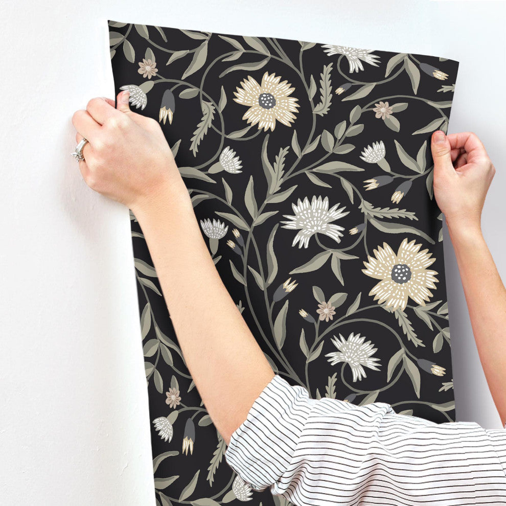 Aster Black Wallpaper