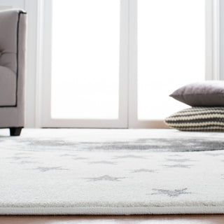 Safavieh Carousel Kids Collection CRK135A Rug, Ivory/Grey, 2'3" X 4'