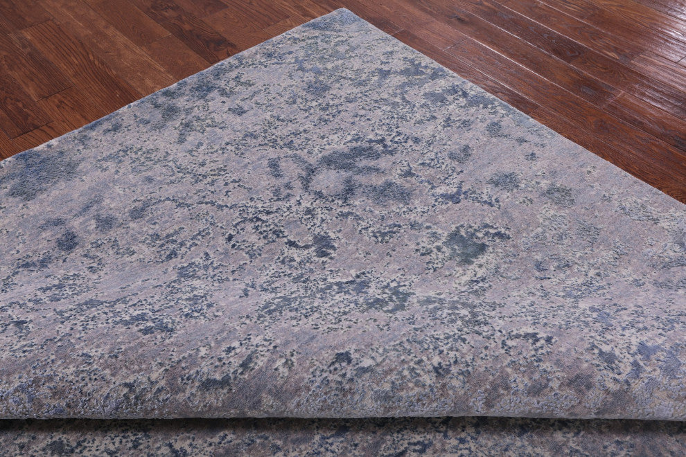 Abstract Wool and Silk Hand-Knotted Rug 7' 11" X 10' 1" Q9058