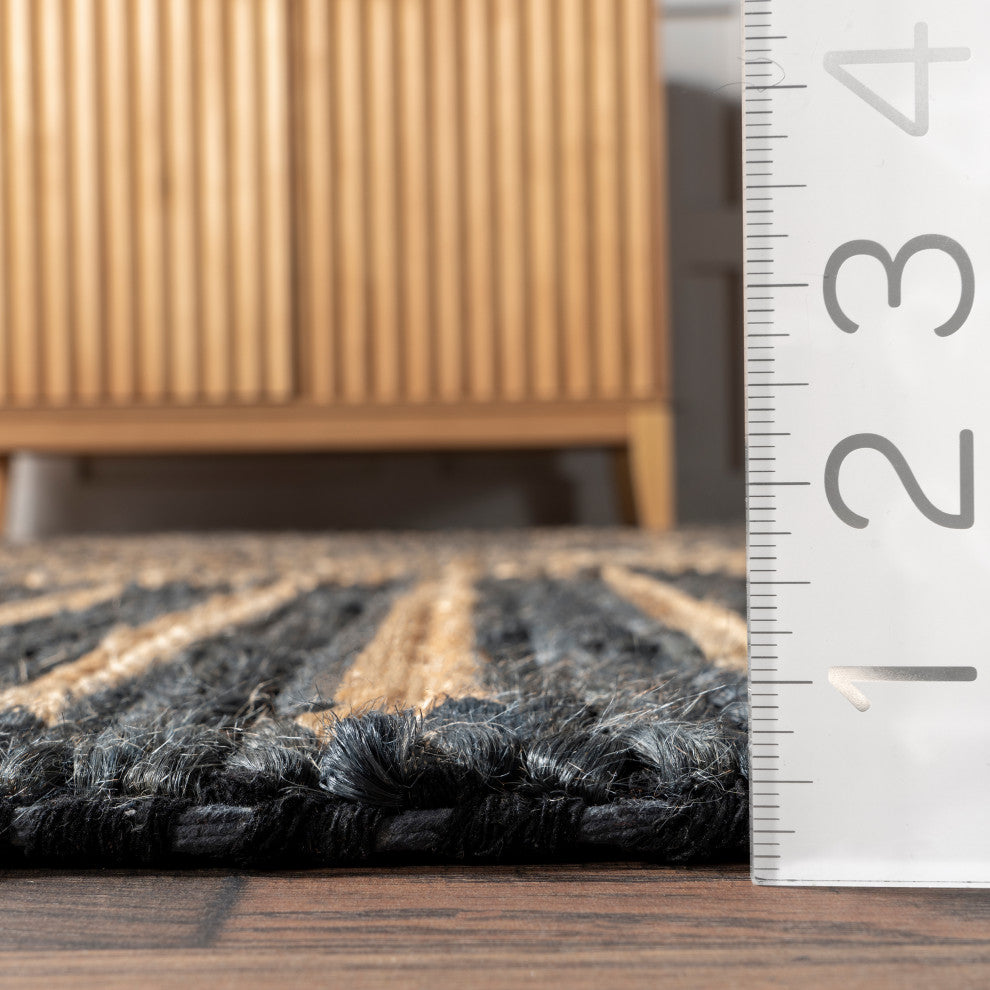 Grassland Handwoven Jute Area Rug, Black 4'x6'