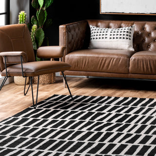 Nuloom Irregular Parallel Bars Area Rug, Black 2'6"x8'Runner