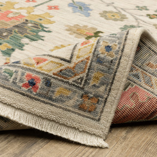 Leoness Vintage Traditional Ivory/ Multi Area Rug, 9'10" x 12'10"