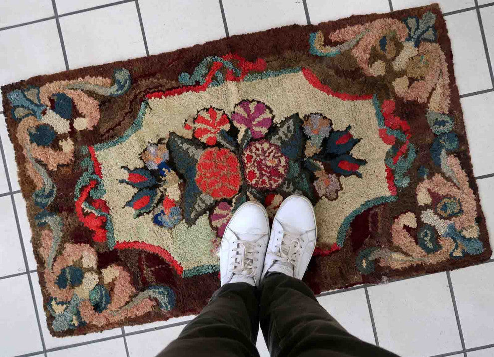 Handmade Antique American Hooked Rug 2'x3.5', 63cmx107cm 1880s