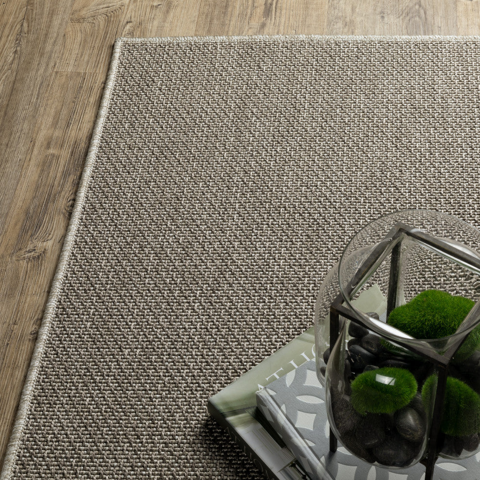Cannes Solid Diamond Grey/ Light Grey Indoor-Outdoor Area Rug 3'3" x 5'