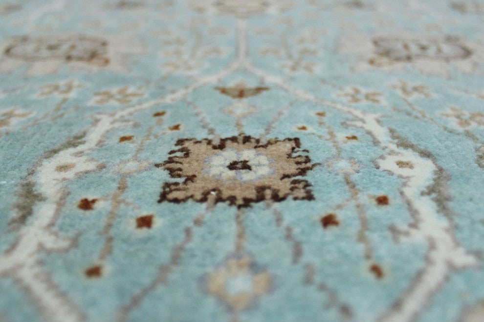 Turkish-Knotted Amaan Light Blue/Beige Rug, 6'1x9'1