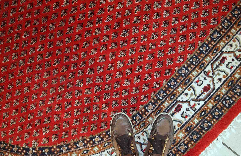 Handmade vintage Indo-Seraband rug 6.5' x 9.8' (198cm x 298cm) 1980s