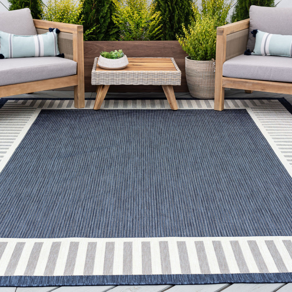 Elgin Transitional Striped Border Navy/Cream Indoor/Outdoor Area Rug, 4'x5'
