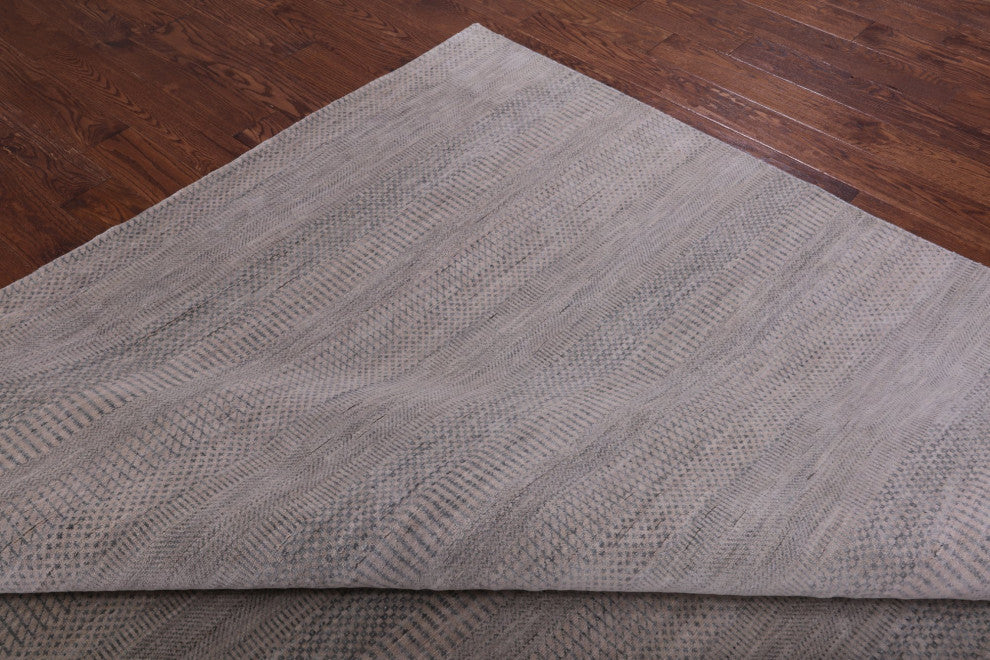 8' 2" X 10' 3" Savannah Grass Hand-Knotted Wool and Silk Rug Q12009
