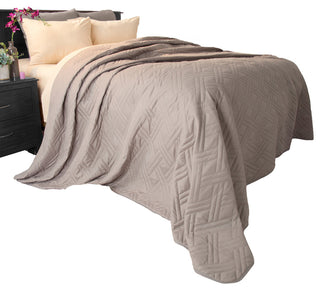 Lavish Home Solid Color Bed Quilt, Silver, King