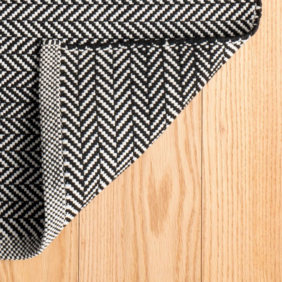 Dash & Albert Herringbone Black/Ivory Indoor/Outdoor Rug, Black, 2' x 3'